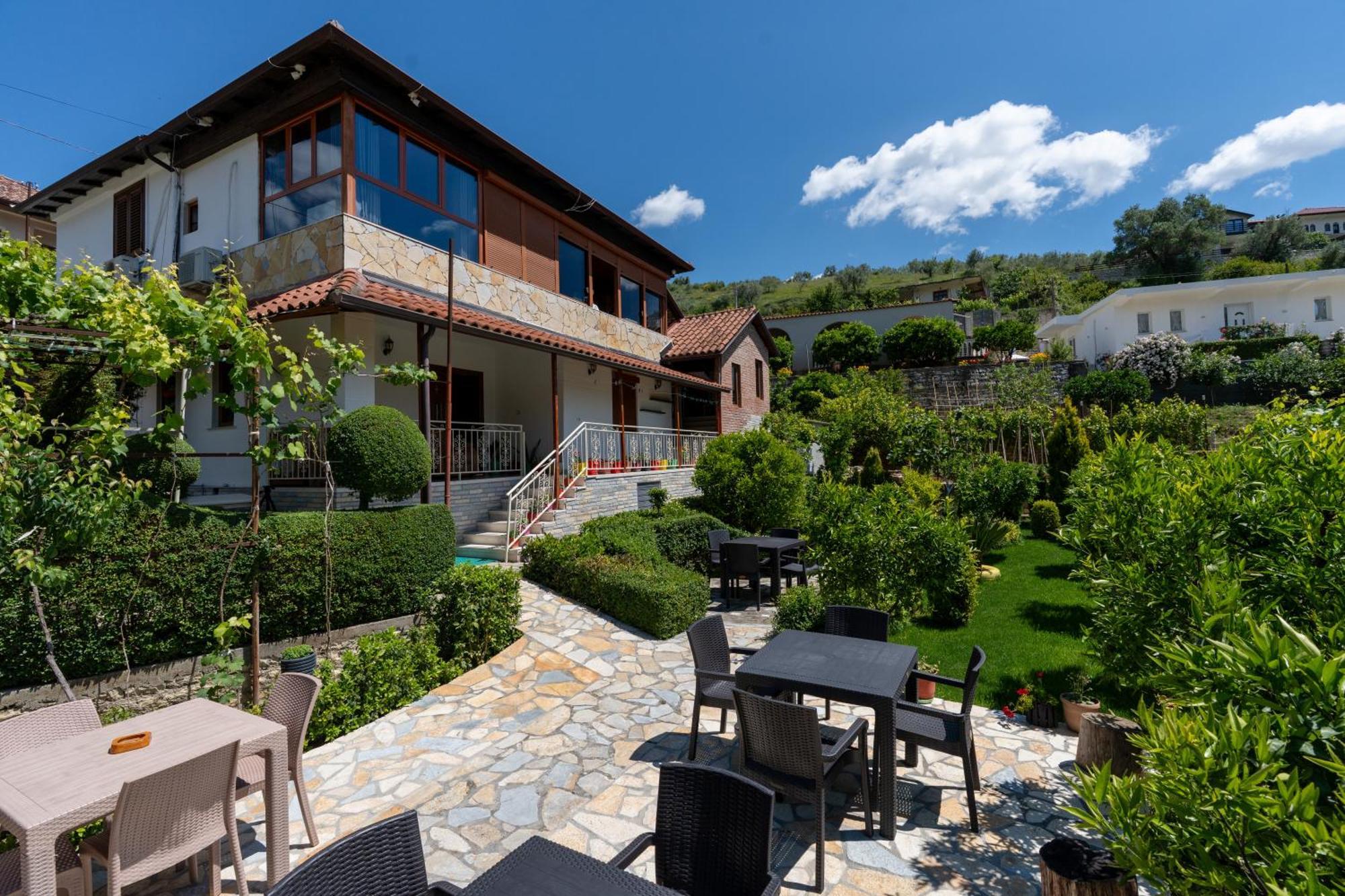 Guesthouse Emiljano Berat Dış mekan fotoğraf