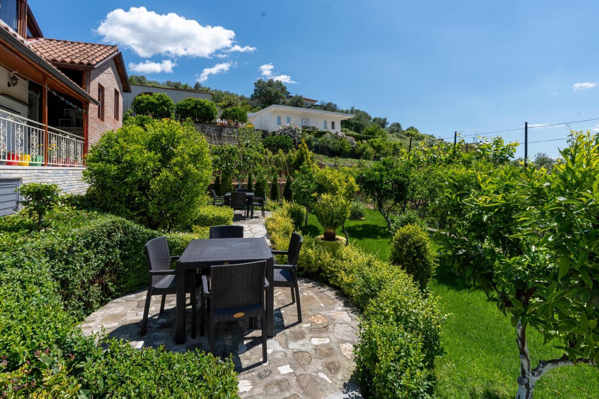 Guesthouse Emiljano Berat Dış mekan fotoğraf