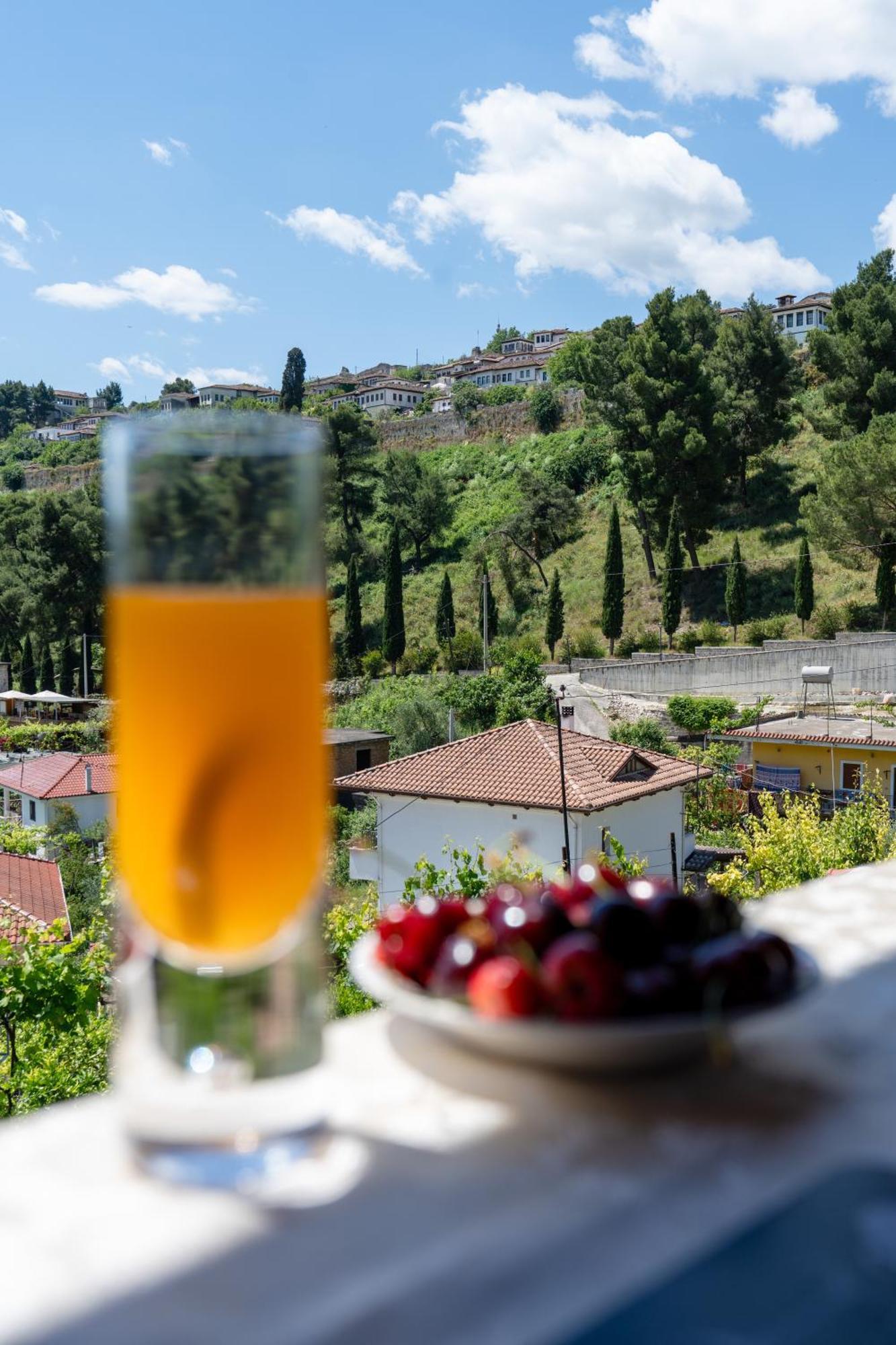 Guesthouse Emiljano Berat Dış mekan fotoğraf