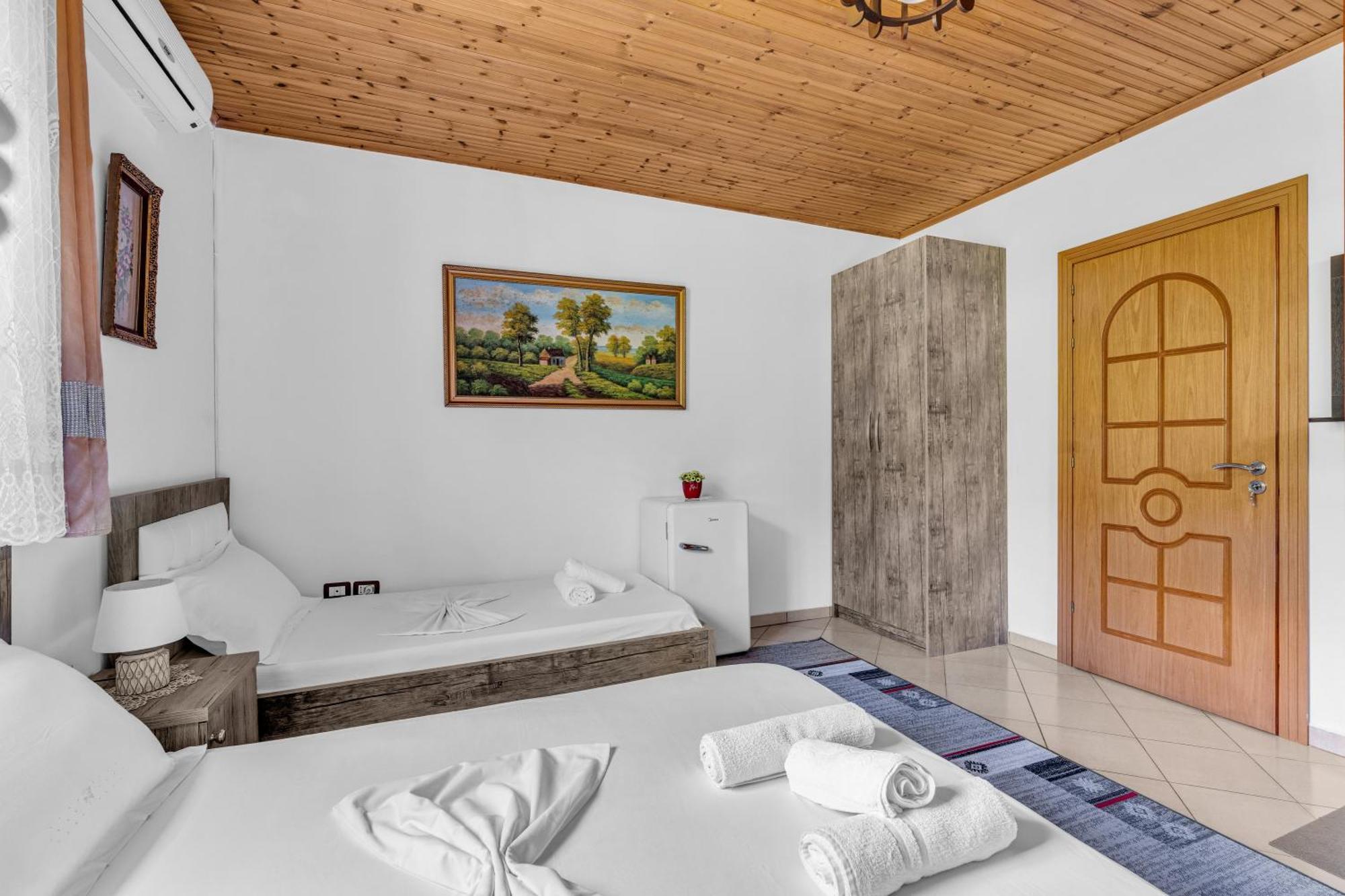 Guesthouse Emiljano Berat Dış mekan fotoğraf
