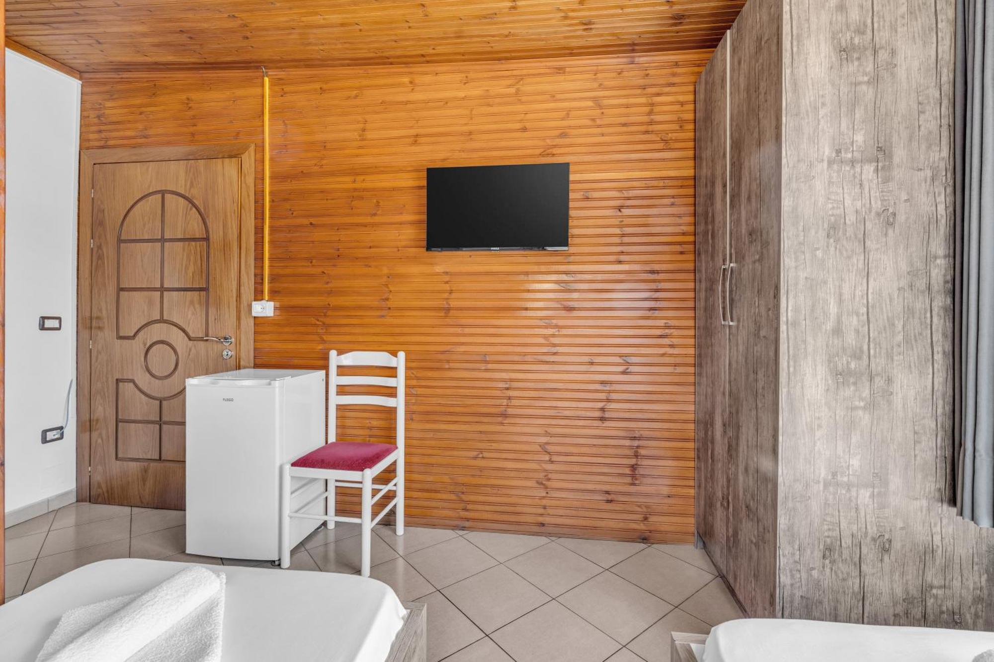Guesthouse Emiljano Berat Dış mekan fotoğraf